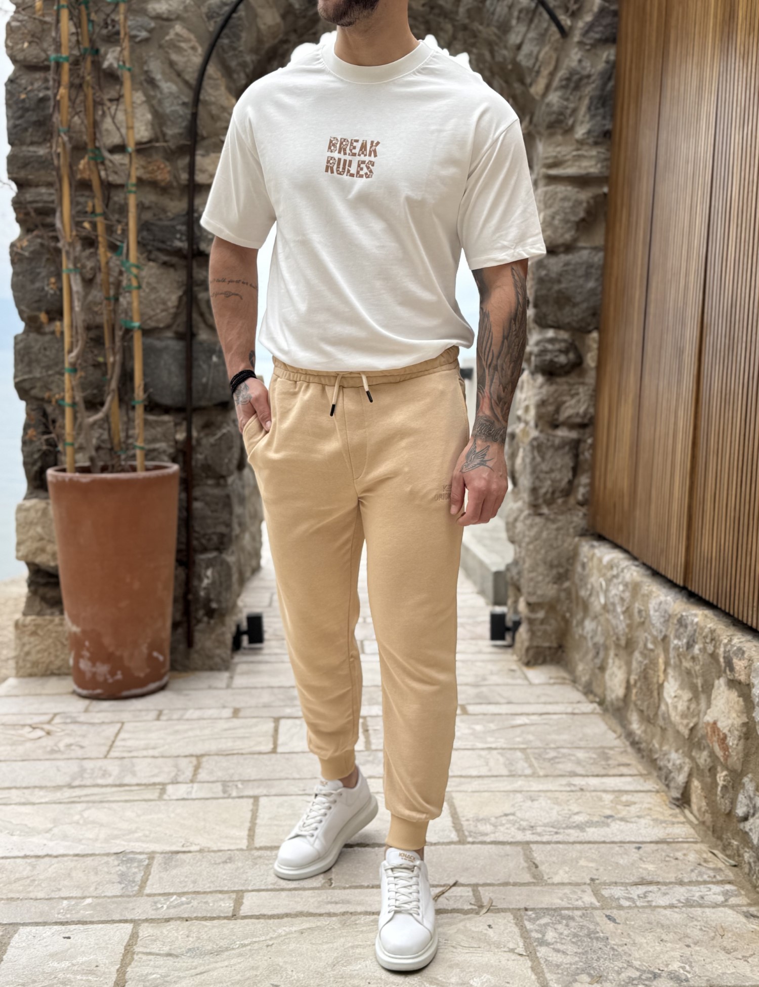 Ανδρική ώχρα αθλητική φόρμα με λάστιχο KEF2614 φωτογραφία